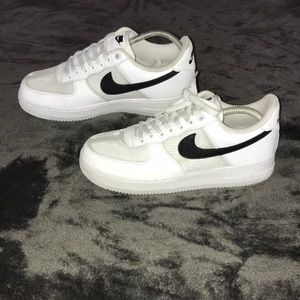 Nike Air Force 1 07's